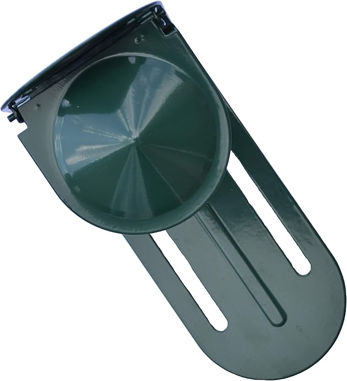 Squirrel Feeder Metal Green